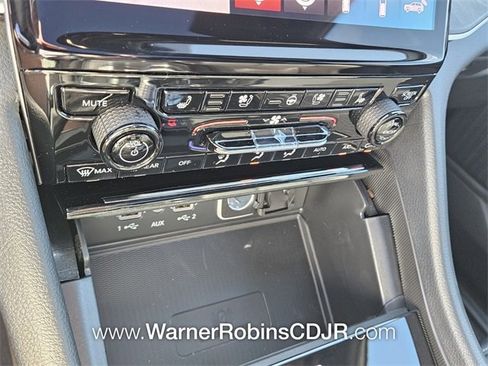 New 2025 Jeep Grand Cherokee Limited w/ Luxury Tech Group II image 23