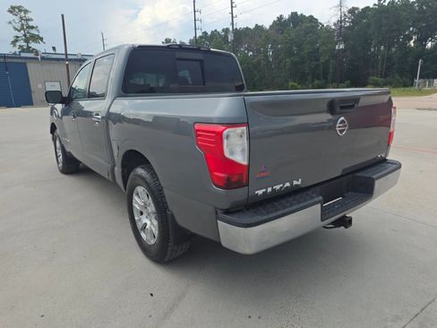 Used 2017 Nissan Titan SV RWD image 16