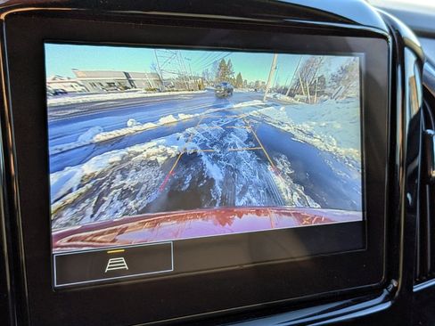 Used 2023 Chevrolet Traverse LT image 24