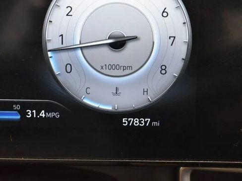 Used 2024 Hyundai Elantra SEL FWD image 27