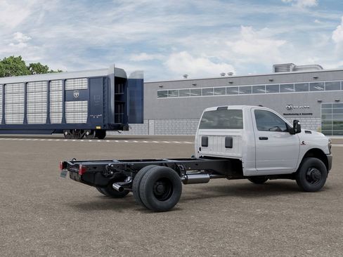 New 2026 RAM 3500 Tradesman AWD/4WD image 4