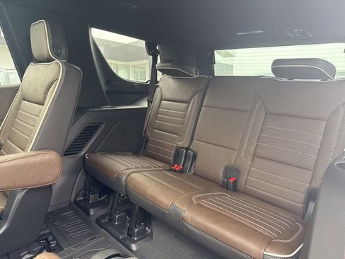 New 2026 GMC Yukon Denali Ultimate w/ LPO, Floor Liner Package image 17