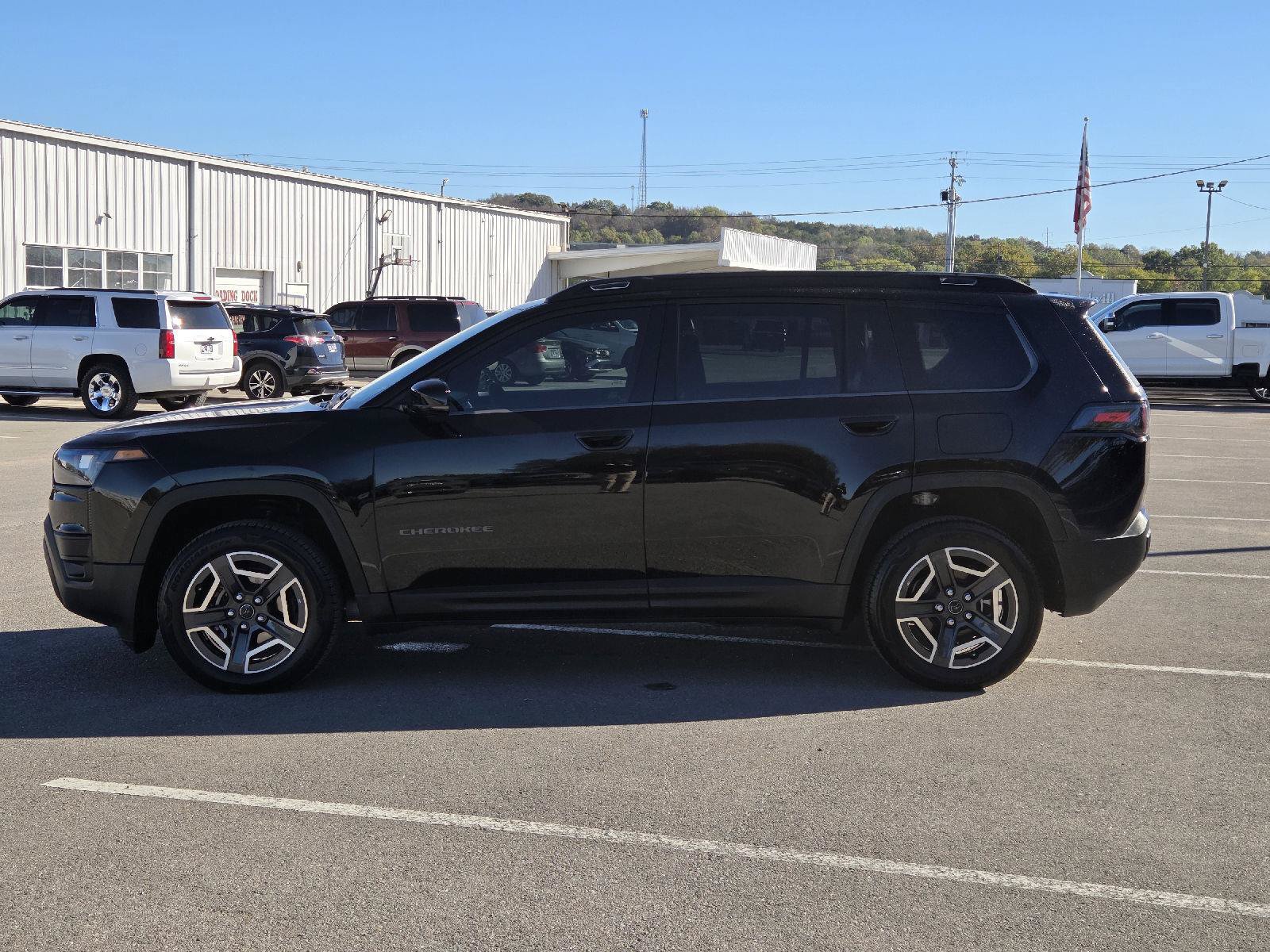 Used 2026 Jeep Cherokee Limited AWD/4WD image 6