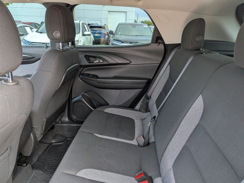Used 2025 Chevrolet TrailBlazer LS w/ LS Convenience Package FWD image 14