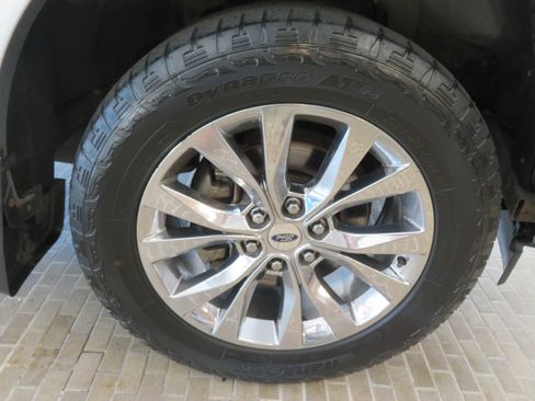 Used 2017 Ford F150 Lariat w/ Equipment Group 502A Luxury image 10