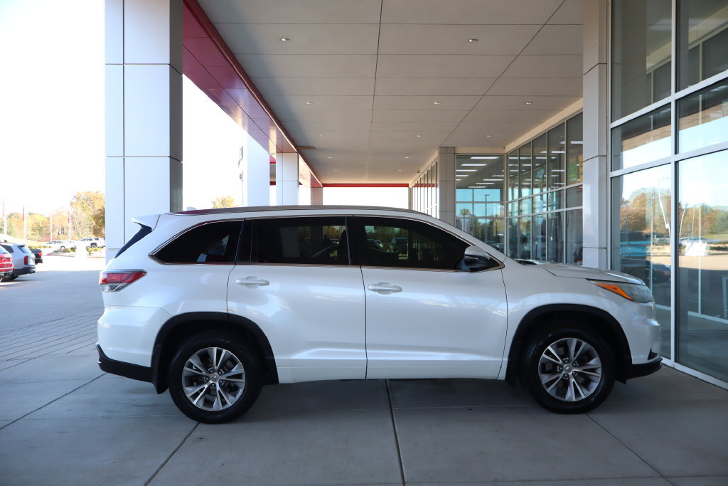 Used 2015 Toyota Highlander XLE AWD/4WD image 9