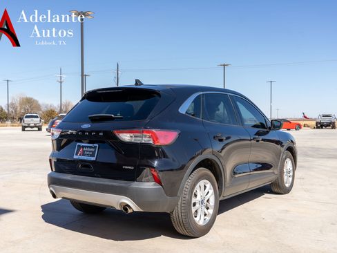 Used 2022 Ford Escape SE image 3