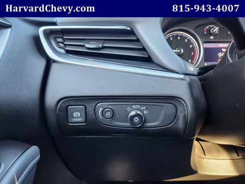 Used 2021 Buick Enclave Essence image 22