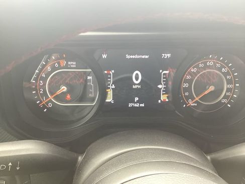 Used 2024 Jeep Gladiator Rubicon w/ Technology Group AWD/4WD image 15