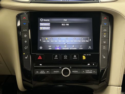 Used 2020 INFINITI QX50 Luxe w/ Navigation Package image 16