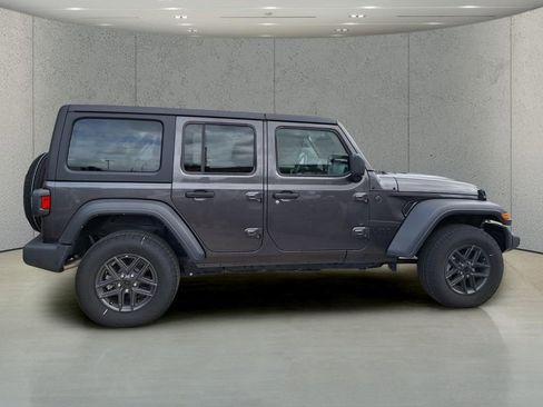 Used 2024 Jeep Wrangler Unlimited Sport AWD/4WD image 6