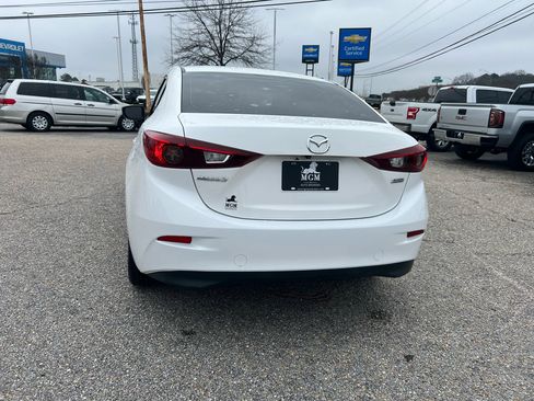 Used 2018 MAZDA MAZDA3 Sport image 19