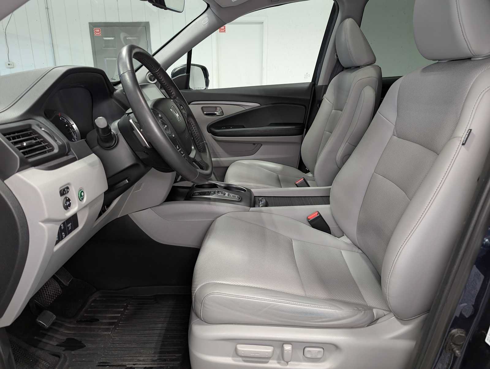 Certified 2023 Honda Ridgeline RTL image 4