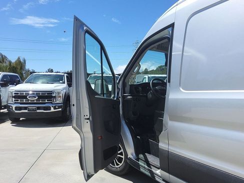 New 2026 Ford Transit 250 148 Medium Roof w/ Exterior Upgrade Package RWD image 5