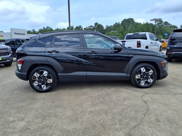 Used 2025 Hyundai Kona SEL FWD image 2