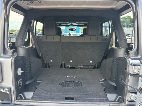 Used 2016 Jeep Wrangler Unlimited Rubicon w/ Dual Top Group AWD/4WD image 19