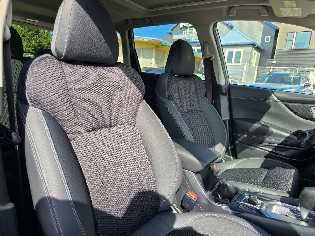 Used 2020 Subaru Forester Premium AWD/4WD image 11