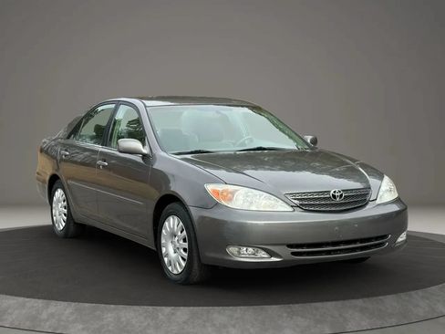 Used 2003 Toyota Camry LE FWD image 3