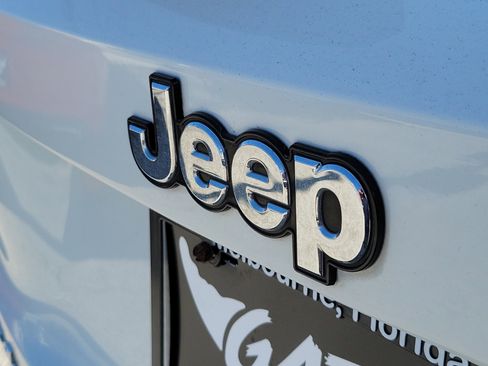 Used 2022 Jeep Renegade Latitude image 7