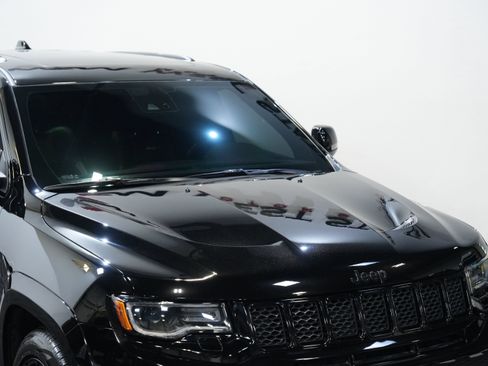 Used 2021 Jeep Grand Cherokee SRT AWD/4WD image 12