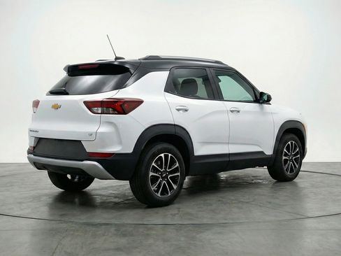 Used 2025 Chevrolet TrailBlazer LT image 9