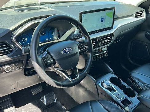 Certified 2025 Ford Escape Platinum w/ Premium Technology Package AWD/4WD image 10