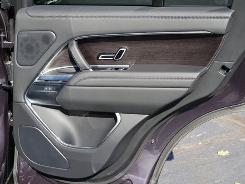 Certified 2025 Land Rover Range Rover SE image 14