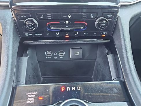 Used 2023 Jeep Grand Cherokee L Limited AWD/4WD image 28