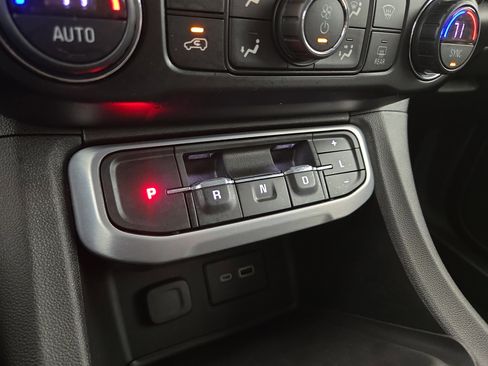 Used 2021 GMC Acadia SLE w/ Driver Convenience Package image 23