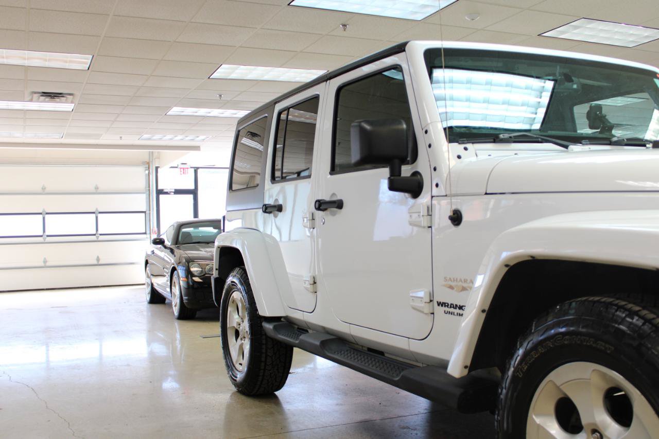 Used 2013 Jeep Wrangler Unlimited Sahara w/ Connectivity Group AWD/4WD image 9