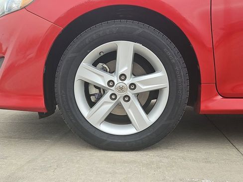 Used 2013 Toyota Camry SE image 23