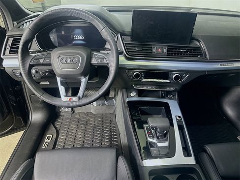 Used 2025 Audi Q5 Prestige image 17
