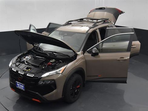 Certified 2025 Nissan Rogue SV image 42