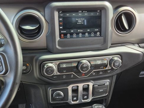 Used 2021 Jeep Wrangler Sport S image 24