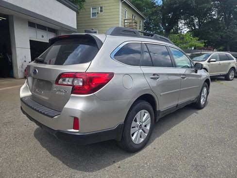 Used 2016 Subaru Outback 2.5i Premium AWD/4WD image 6