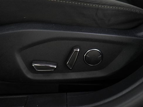 Used 2019 Ford Fusion SE AWD/4WD image 25