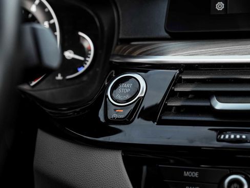 Used 2018 BMW 530i 530i w/ Premium Package image 21