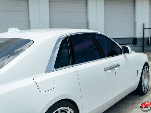 Used 2022 Rolls-Royce Ghost w/ Ghost Package image 29
