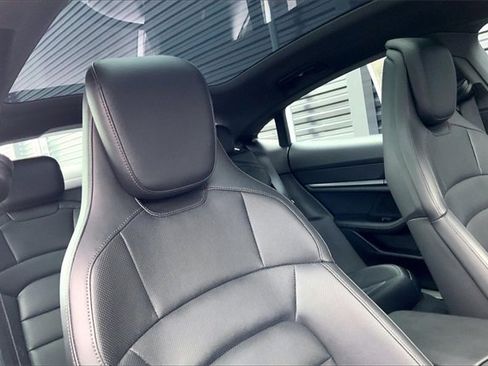 Used 2025 Porsche Taycan image 8