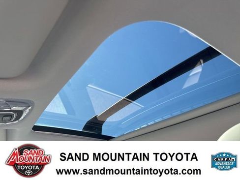 Used 2024 Hyundai Kona Limited image 16