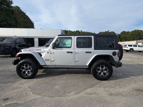 Used 2023 Jeep Wrangler Unlimited Rubicon AWD/4WD image 4