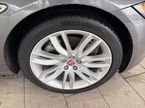 Used 2017 Jaguar XF Prestige image 22