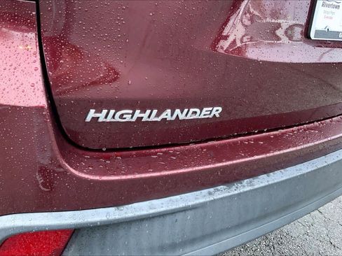 Used 2019 Toyota Highlander XLE image 29