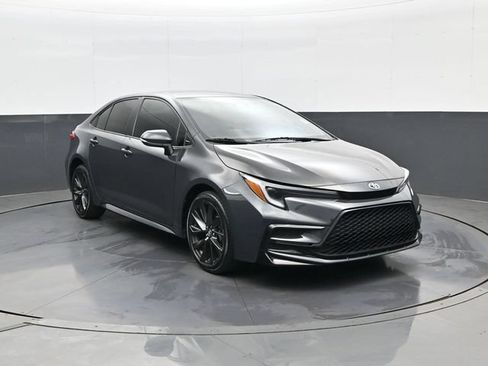 Used 2024 Toyota Corolla SE FWD image 3