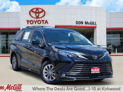 Certified 2026 Toyota Sienna XLE