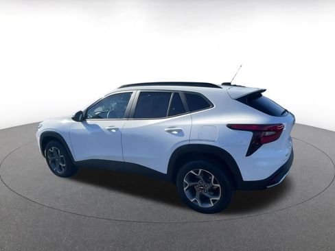 Used 2025 Chevrolet Trax LT image 10