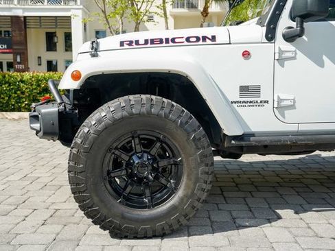 Used 2016 Jeep Wrangler Unlimited Rubicon AWD/4WD image 13
