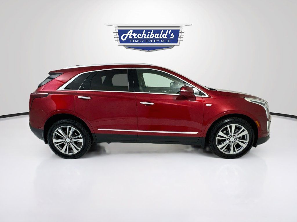 Used 2021 Cadillac XT5 Premium Luxury w/ Platinum Package AWD/4WD image 9