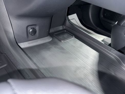 New 2026 Toyota Sienna XSE image 30