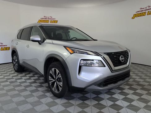 Used 2023 Nissan Rogue SV w/ SV Premium B Package FWD image 9